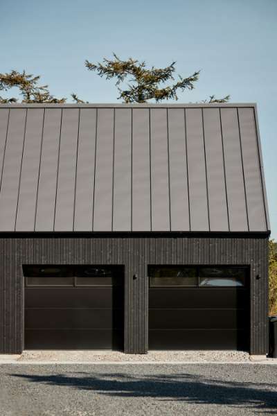 Flag raised for new home with a very popular steel roof, Brådalvej 25, 9210 Aalborg SØ